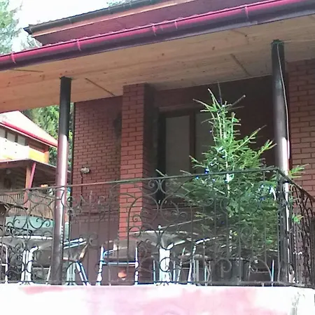 山林小屋 