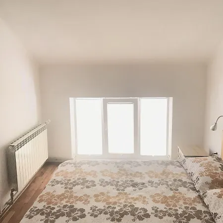 山林小屋 
